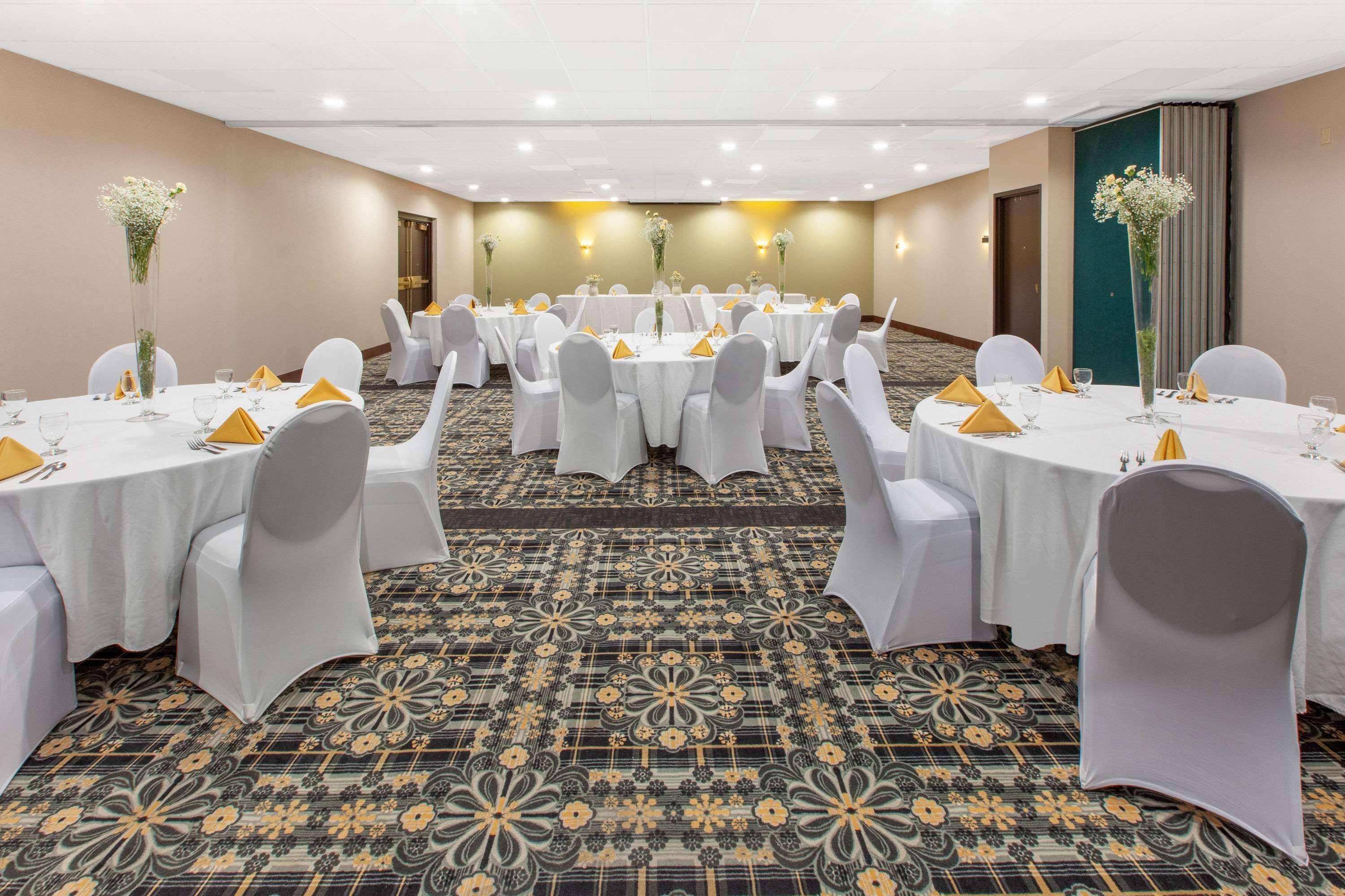 Days Inn & Suites By Wyndham Grand Rapids Near Downtown Wyoming Buitenkant foto